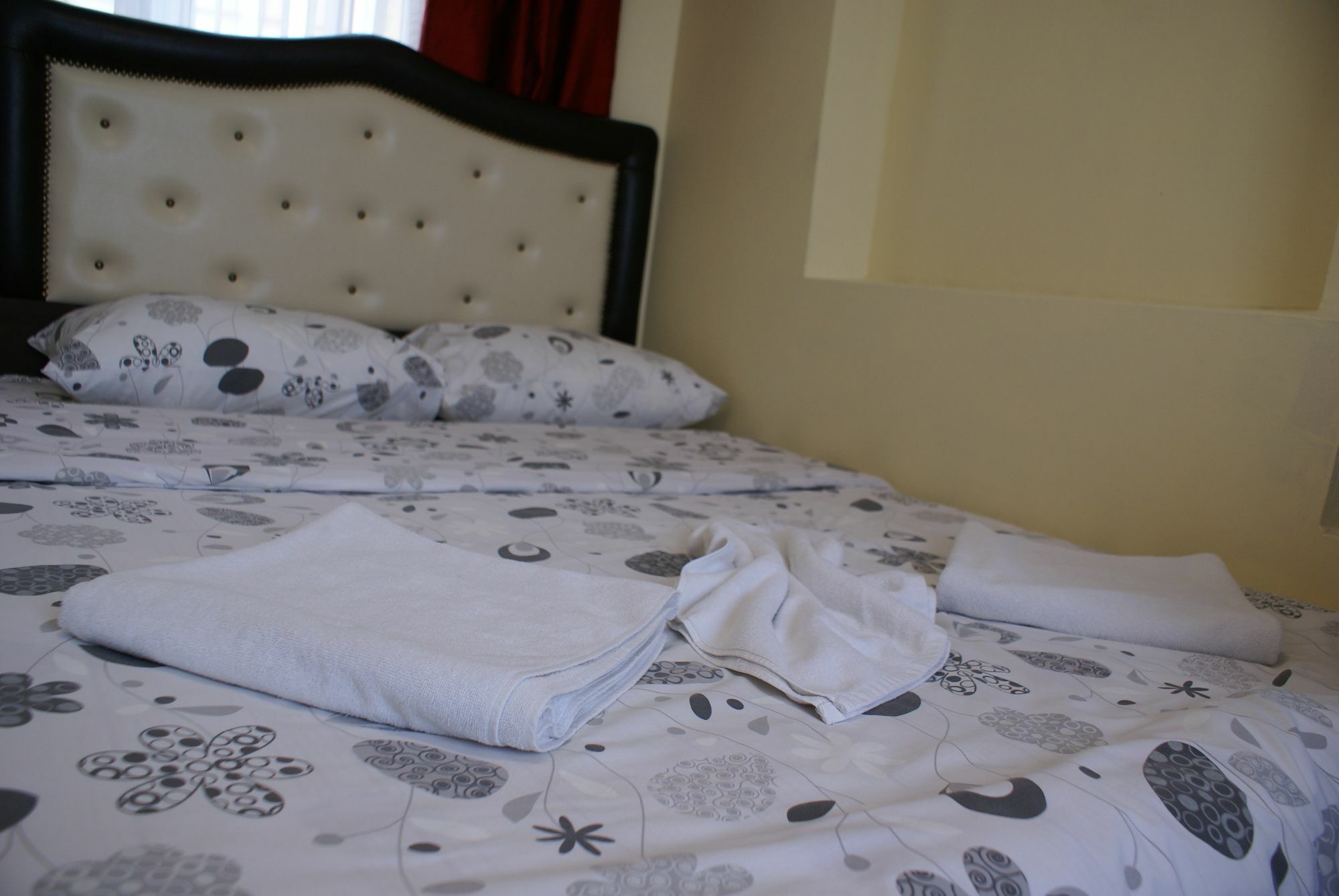 Metropolis Hostel & Guest House Istanbul Exterior photo